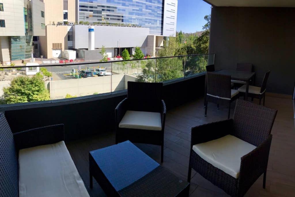 Agradable Depto. Mirando A Clinica Condes Apartment